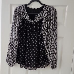 Chic Black and White Patterned Blouse